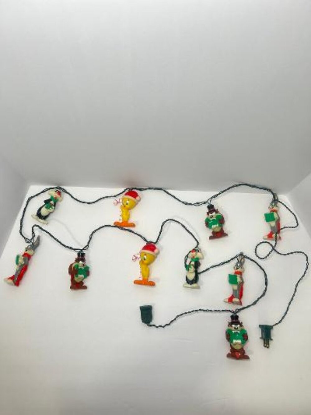 Vintage 1997 Looney Tunes Christmas Lights 10 Lights Bugs Taz Tweety Sylvester